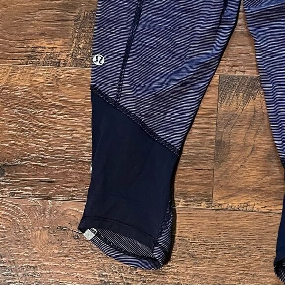 Lululemon Athletica Capri pants size 4 - Picture 9 of 12